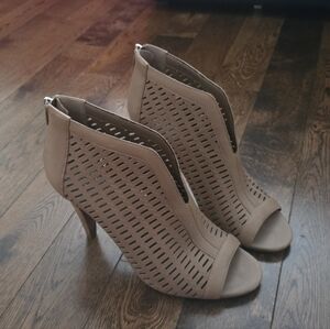 Vince Camuto Areanda Leather Tan Heeled Sandals Size 8